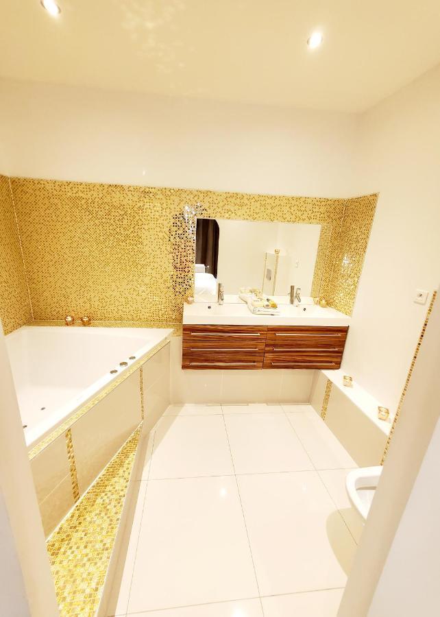 Appartement En Bord De Lac Avec Jaccuzi 앰파이언레뱅즈 외부 사진
